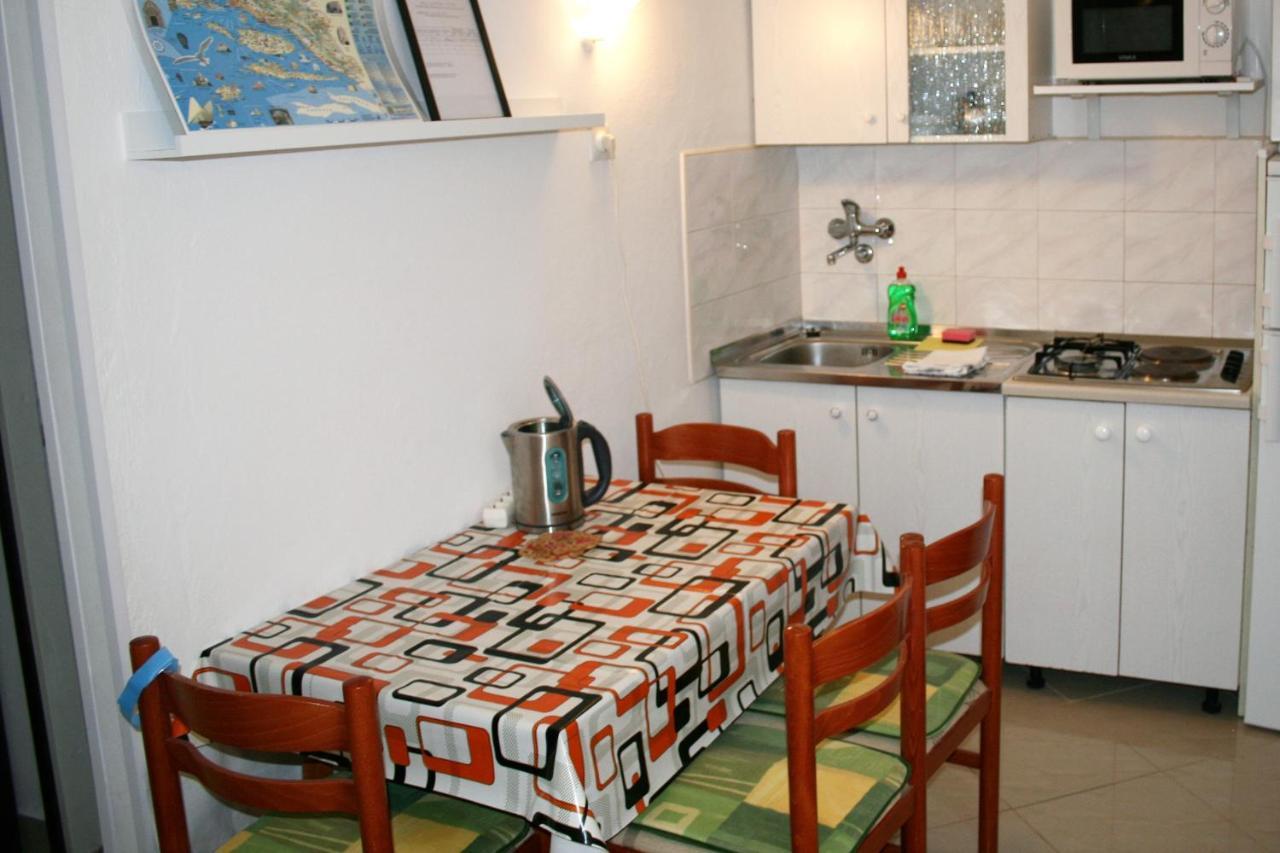 Apartments By The Sea Pisak, Omis - 1014 外观 照片
