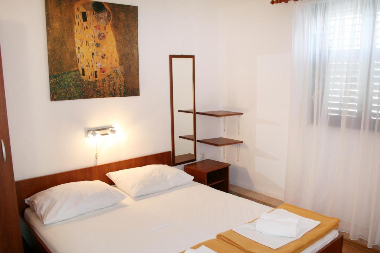 Apartments By The Sea Pisak, Omis - 1014 外观 照片