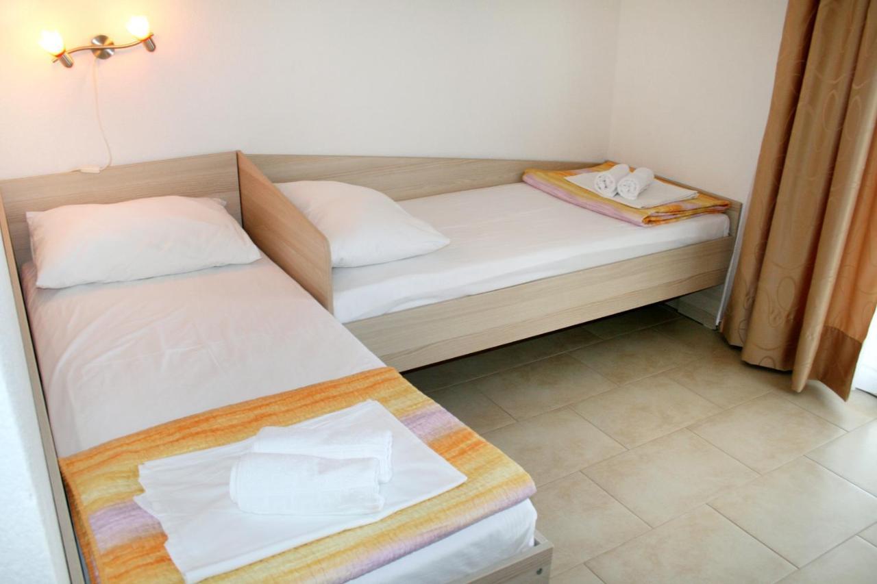 Apartments By The Sea Pisak, Omis - 1014 外观 照片