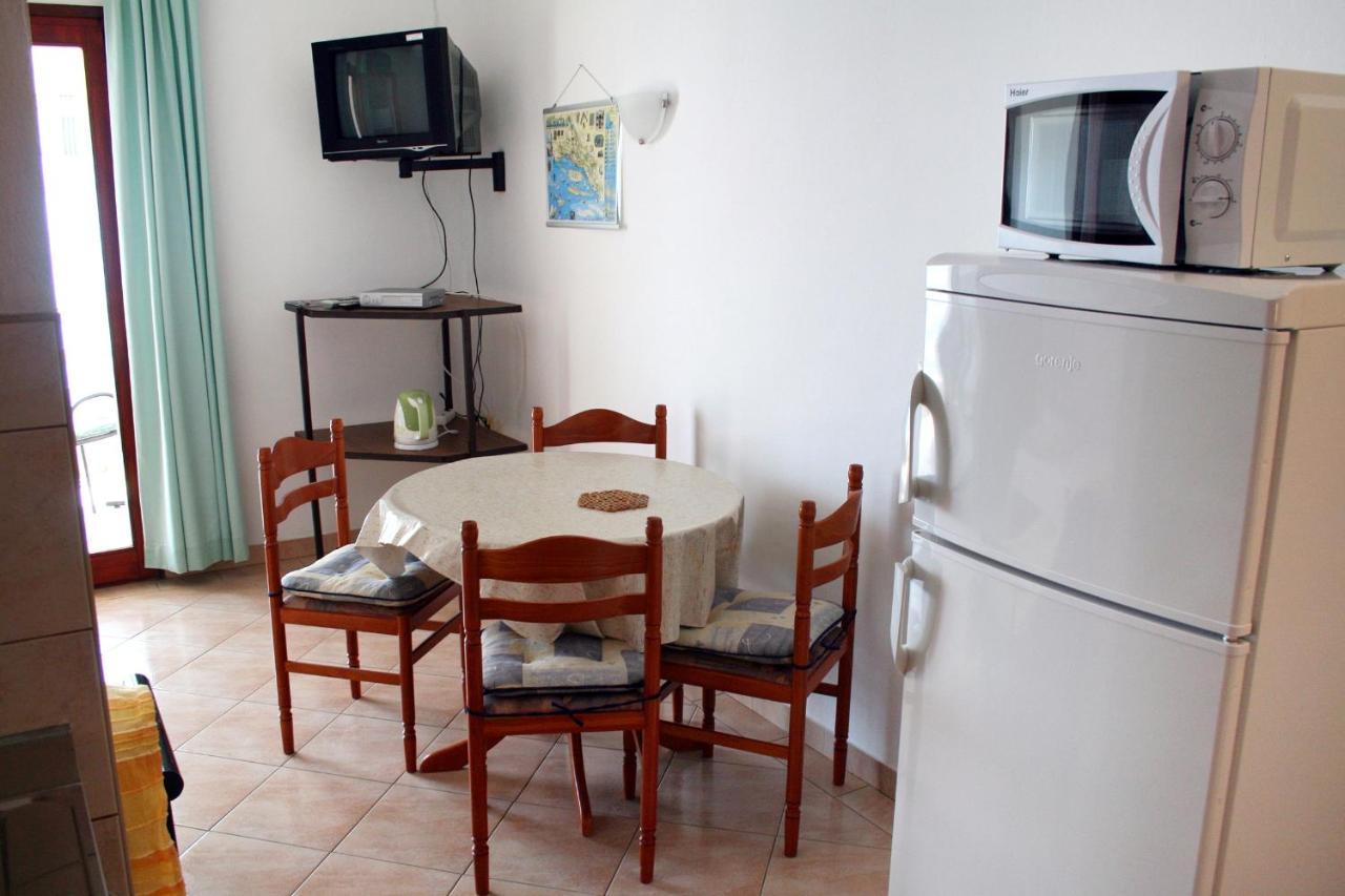 Apartments By The Sea Pisak, Omis - 1014 外观 照片