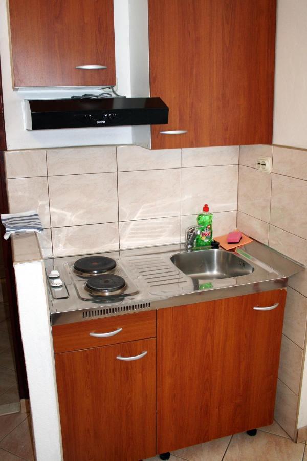 Apartments By The Sea Pisak, Omis - 1014 外观 照片