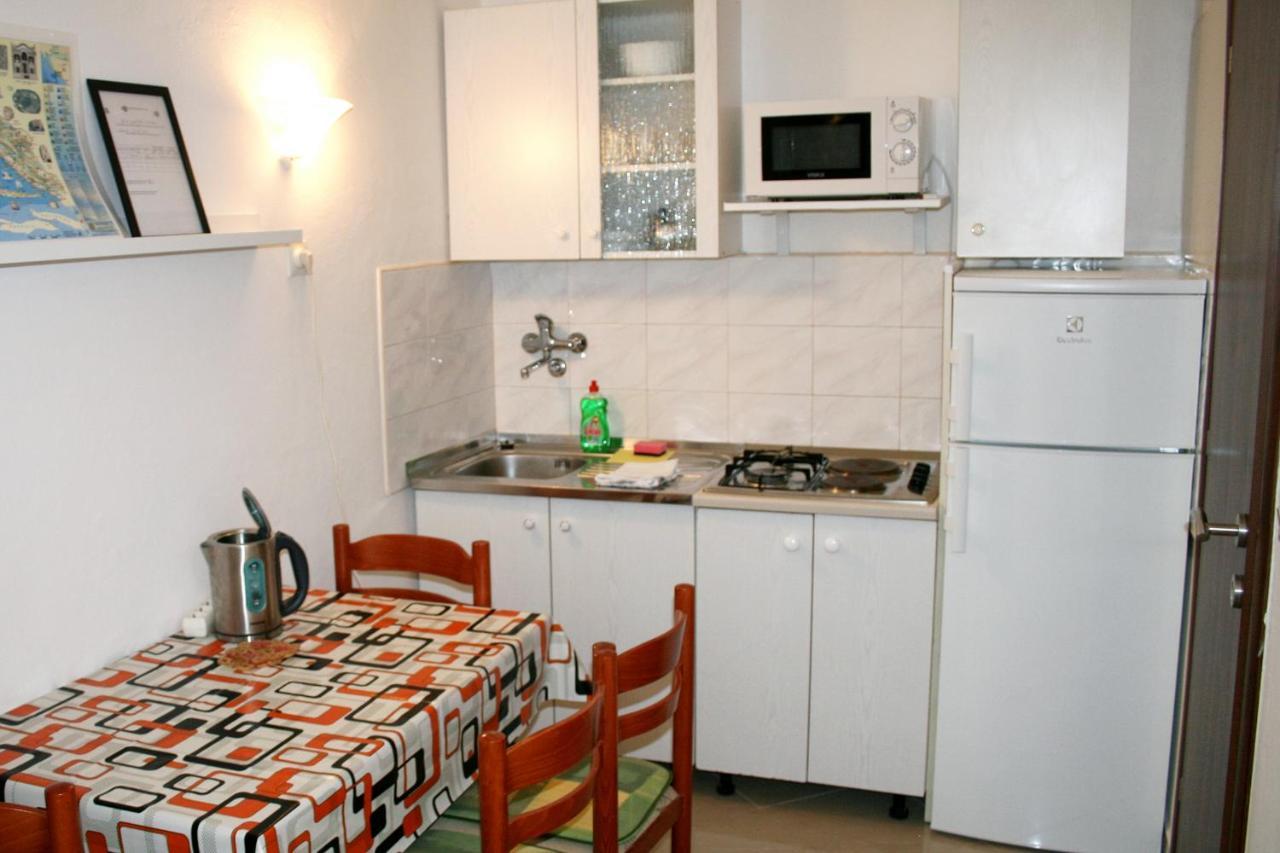Apartments By The Sea Pisak, Omis - 1014 外观 照片